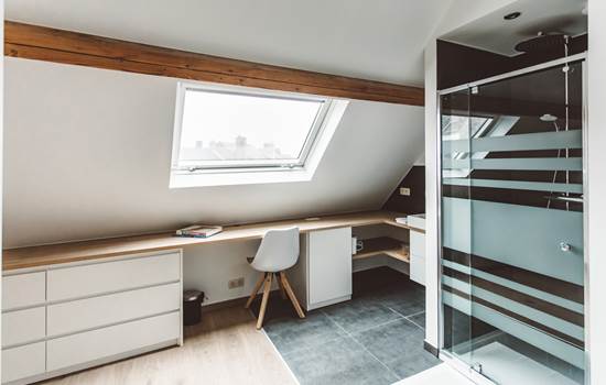 301 CHAMBRE SUPERIEU BUREAU
