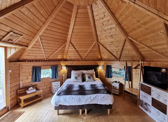 Domaine de Kerizel-Ambon-Habitation insolite-Kota-interieur.jpg