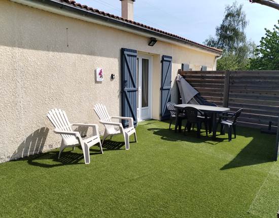 TERRASSE LILAS
