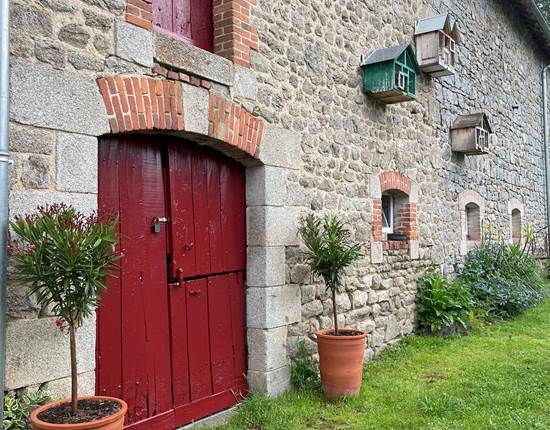 Grange ou se trouve jeux et vélos