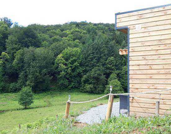 Hameau les 3 châtaignes, chalet ruisseau 2