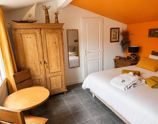 CHAMBRE JAUNE 3