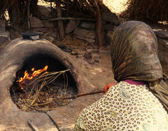 Cuisson du pain dans un four traditionnel