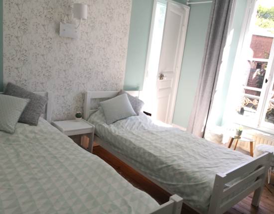Maison Courbarien - chambre "Jade" avec 2 lits simples