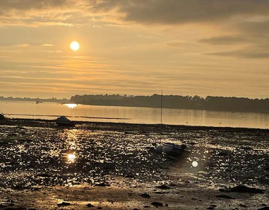 Soleil couchant a maree basse