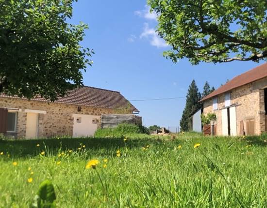 Maison et grange Gi^te La Suite