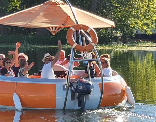 2020_08_17-flipper_nautic_bbq_boat-l-3