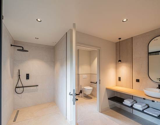 Bathroom room 1