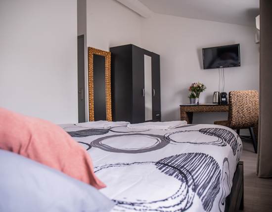 Chambre 2 vue du lit