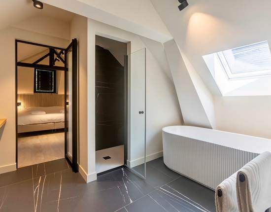 Chambre 10 salle de bain - 4° étage