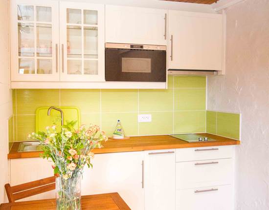 La Maison des Abeilles_chambre Chambolle_coin cuisine