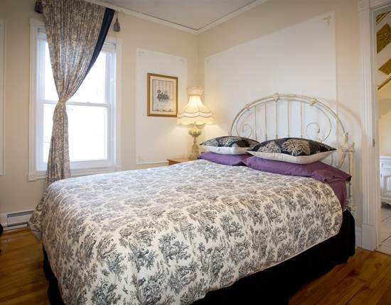 Chambre 05 IMG_9826 (Custom)