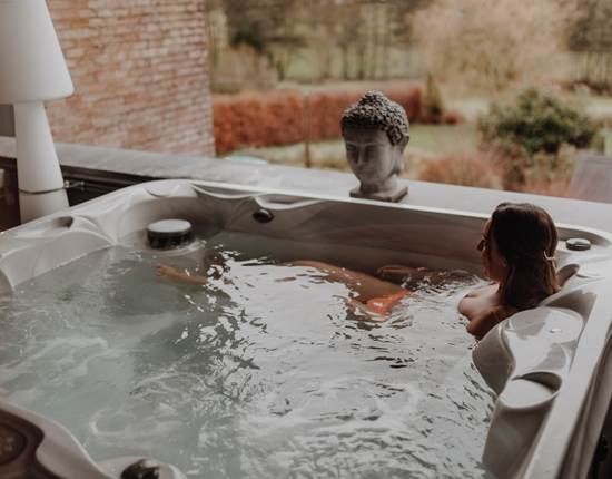 Jacuzzi privatif avec vue panoramique
