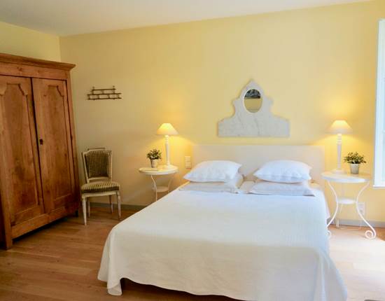 Chambre Acanthe lit queen size aux chambres d'hôtes la Rougeanne près de Carcassonne dans l'Aude