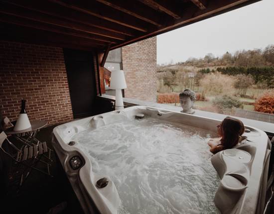 Jacuzzi privatif avec vue panoramique