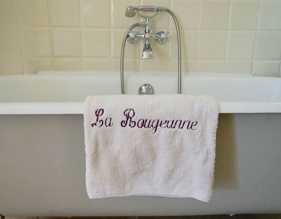 Chambre Acanthe avec baignoire aux chambres d'hôtes la Rougeanne près de Carcassonne dans l'Aude
