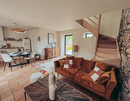 Salon Lodge #1