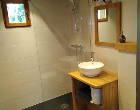 douche à l'italienne et wc