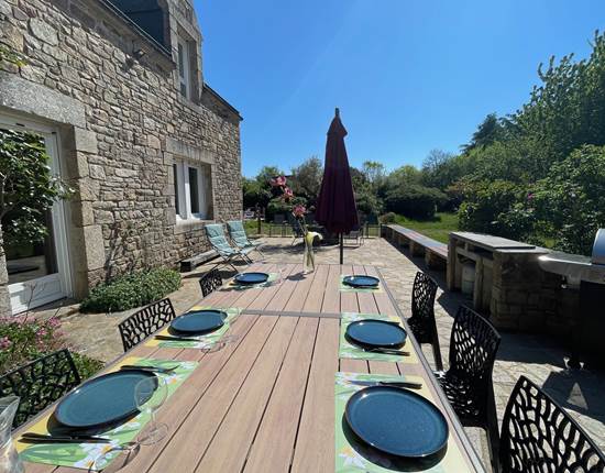 Grande terrasse pour les repas