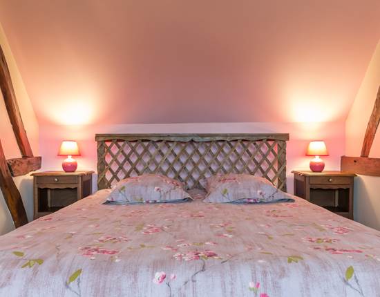 Lit queen size - Gîte du Petit Coq - aux3nidsfleuris