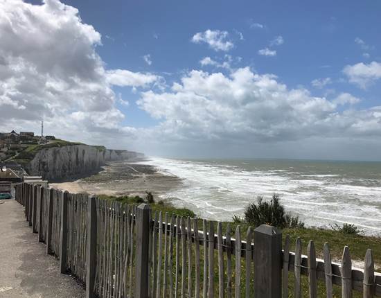 Les falaises Ault Baie de Somme Gites La Baie des Remparts France