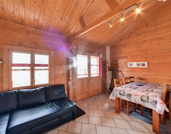 Gites Bon Air - salon du chalet Salers