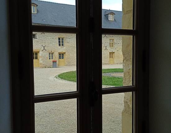 vue sur le gîte de La Tour de Guet