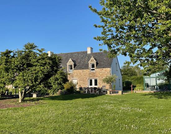 Jardin vue sur maison