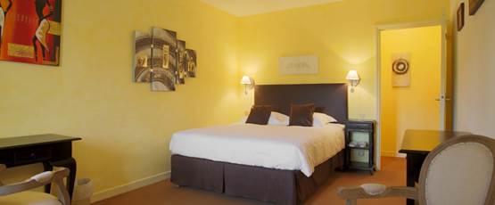 Chambre Marron ou équivalent 2 à 4 couchages au second niveau du château