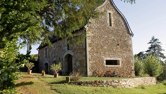Entrée privative du gîte "Côté Donjon" Domaine le Broual, gîtes de charme dans le Lot