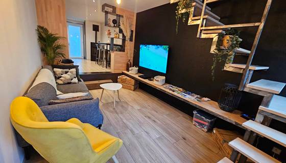 L'ESCAPADE-DE-SAINT-HUBERT-Salon-TV