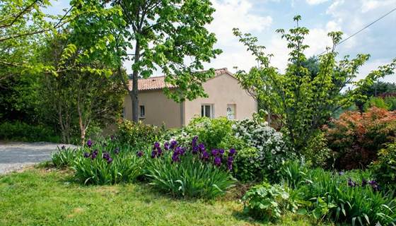 ombrebleuedufiguier-gîte-cerisiers-façade - Grande