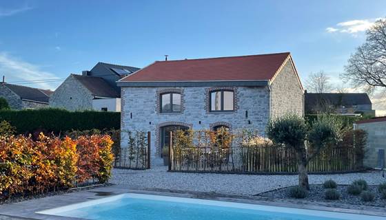 Le gîte avec vue sur la piscine