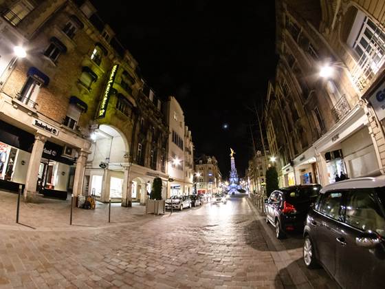 hotel-des-arcades-chambre-double-climatisation-champagne-parking-reims