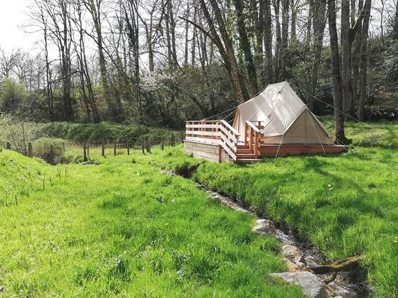Le pré des eaux - Kabaneko - tentes aménagées dans le parc naturel des millevaches - la croisille sur Briance