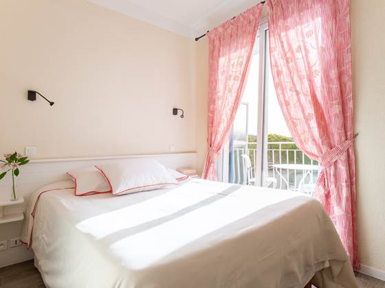 Chambre Classique - Hôtel Le Verdon *** à Gréoux-les-bains-page