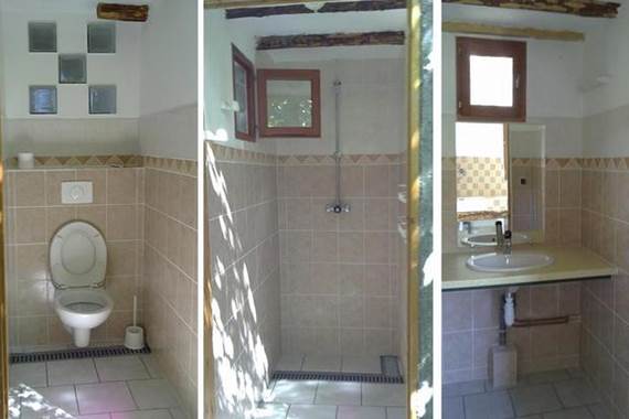 dans les sanitaires
