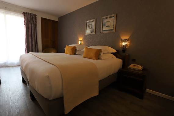 Spacieuse chambre de 16m² avec balcon et grand placard