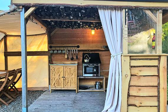 Le Ranch - Lotus belle tipi kitchen