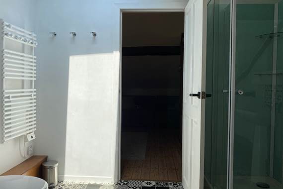 Photo de la salle de bain de la Chambre Champagne - Chambres d'hôtes La Grange Richard à Dinsac
