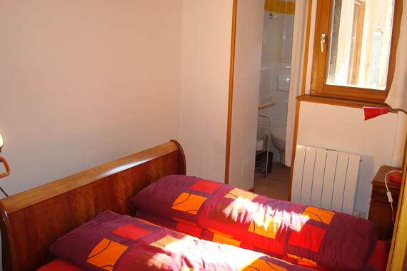Chambre 2 avec salle d'eau "en-suite"