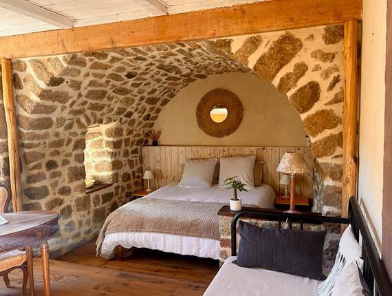 la calade chambres d'hotes et espace bien être ardèche chambre ocre