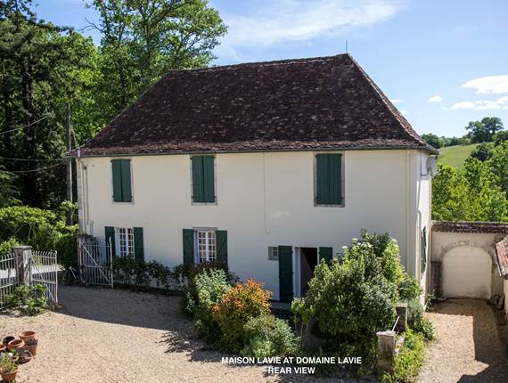 Maison Lavie au Domaine Lavie arrie`re