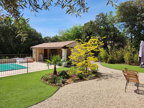 24 terrasse rires de provence