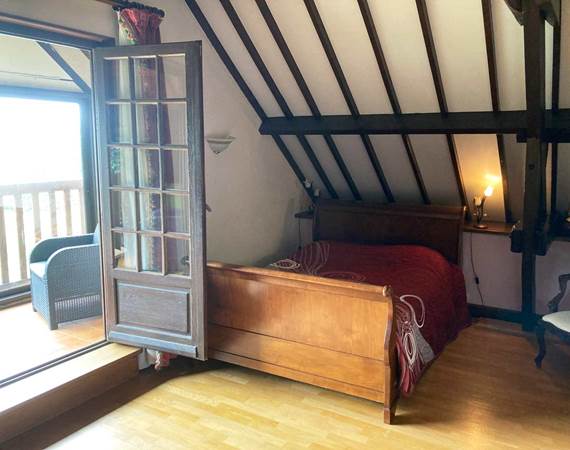 chambre-balcon-maison-d-hotes-a-saint-james-la-gautraie