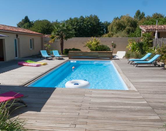 Piscine, transats
