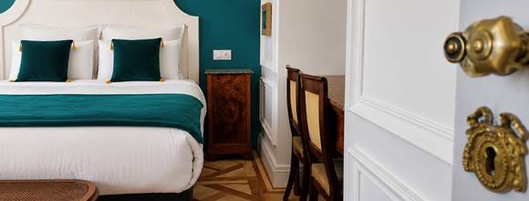 Dormir dans un décor inspiré des châteaux français