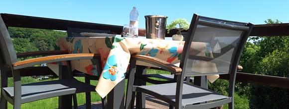 15-terrasse-vue-vallee-champagne-gite-lecureuil-namur-wepion.jpg