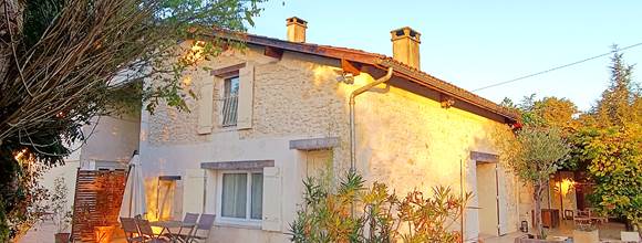 Gîtes, chambre d'hôtes et table d'hôtes gastronomique à Casteljaloux Lot et Garonne, piscine, jacuzzi et spa