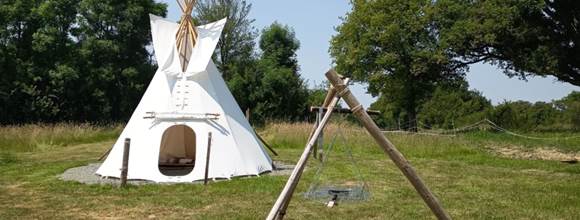 Tipi et Feu de camp